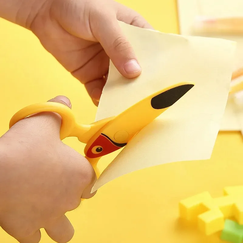 Ciseaux en plastique pour enfa - Art Craft Using Paper avis et prix
